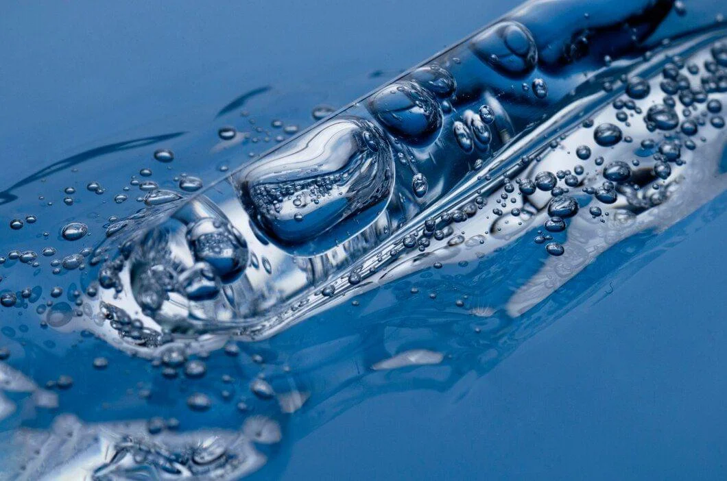 close-up-hyaluronic-acid-tratment_23-2149286719